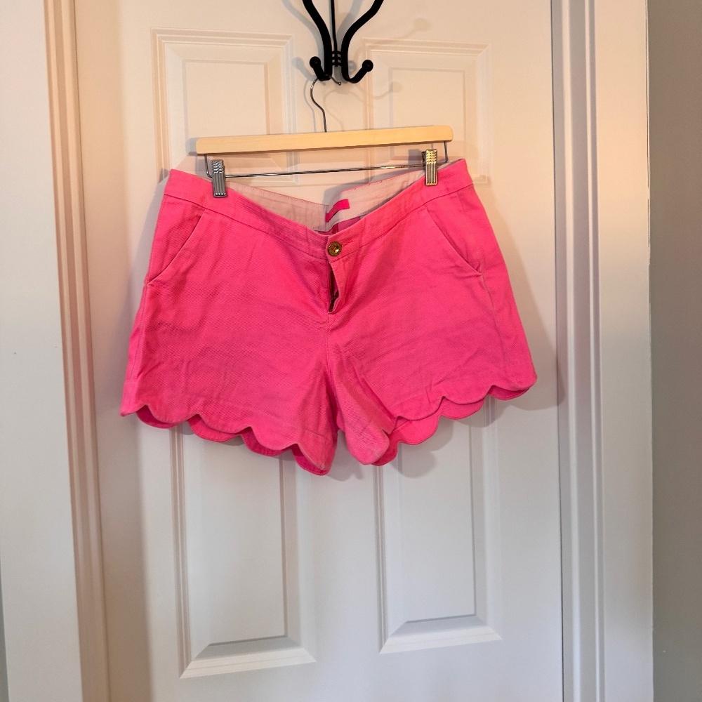 Lilly Pulitizer Buttercup Stretch Karmic Coral Short 5" inseam sz 14 EUC